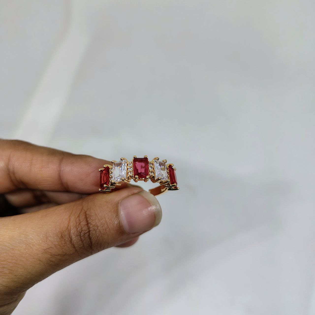 রঙিন জেমস্টোন বসানো গোল্ডেন রিং