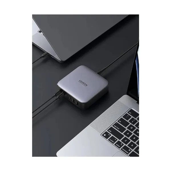 Ugreen CD271 200W 6 পোর্ট GaN মাল্টিপোর্ট ডেস্কটপ চার্জিং স্টেশন