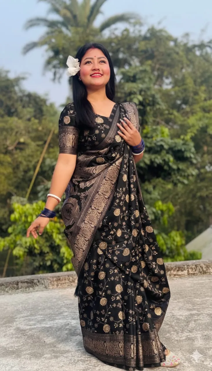মডার্ন স্কিন প্রিন্ট সিল্ক শাড়ি ও ম্যাচিং ব্লাউজ পিস