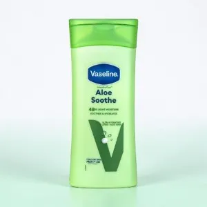 Vaseline Intensive Care Aloe Soothe 48H লাইট ময়েশ্চার বডি লোশন 200ml