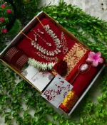 Gift Saree Combo with Kundan Set, Bangles, Gajra and Box