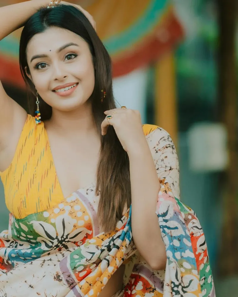 ট্যাসেল আঁচলের ডিজিটাল প্রিন্ট পারশা শাড়ি, 6 রং