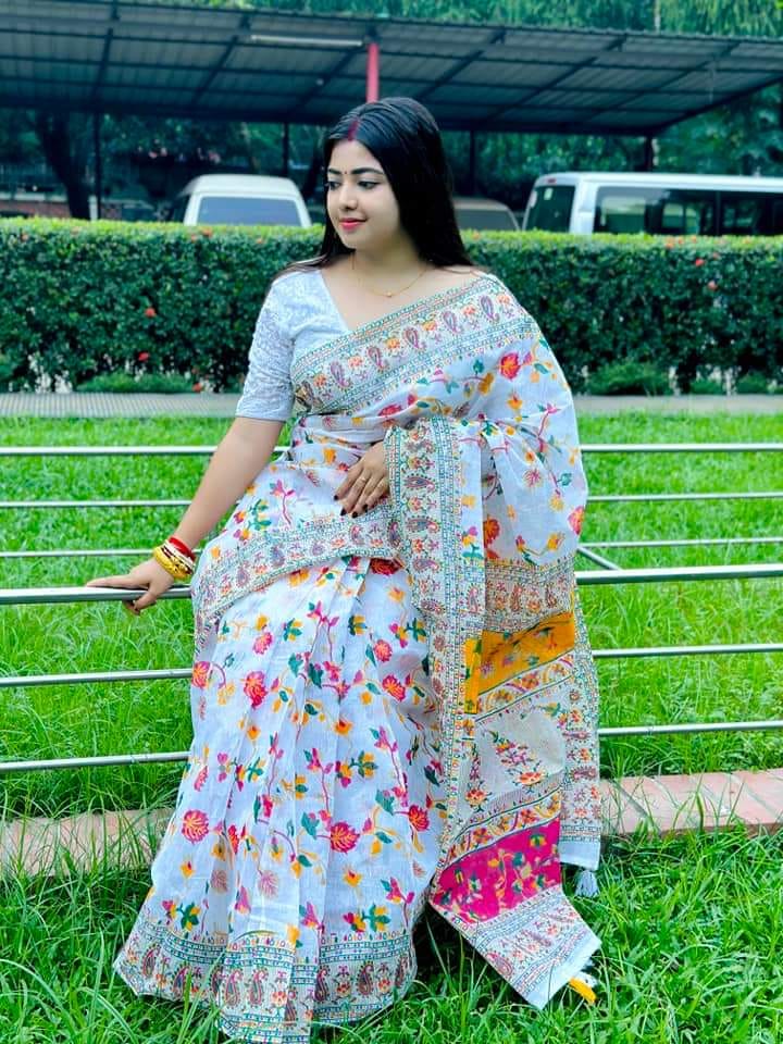 স্ক্রিন প্রিন্ট কাজের হাফ সিল্ক শাড়ি, 12 হাত