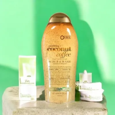 OGX Smoothing + Coconut Coffee স্ক্রাব অ্যান্ড ওয়াশ 577ml