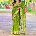 অলিভ গ্রিন ট্র্যাডিশনাল জামদানি কটন শাড়ি