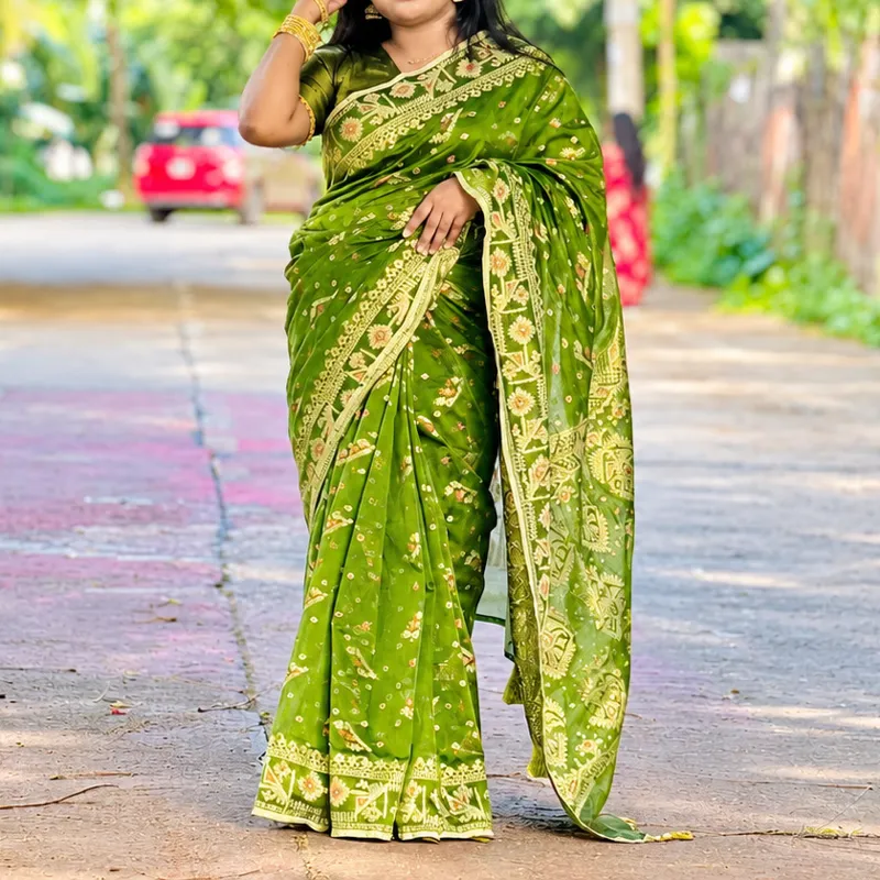 অলিভ গ্রিন ট্র্যাডিশনাল জামদানি কটন শাড়ি