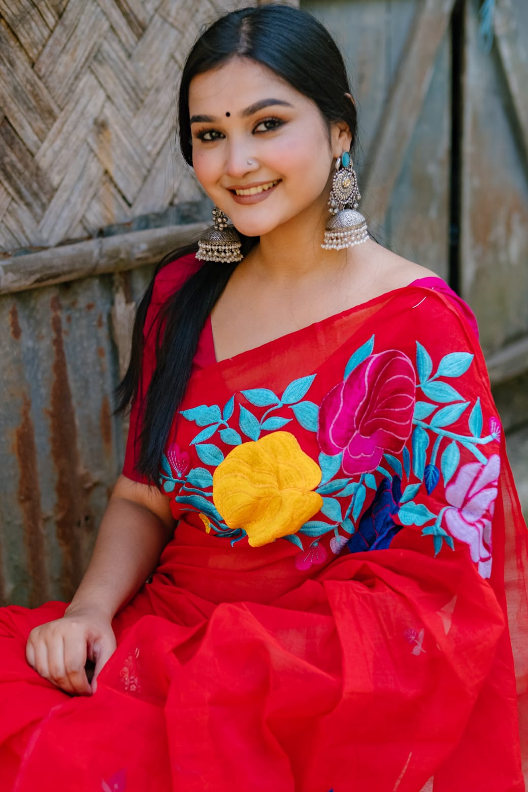 এমব্রয়ডারি কাজের মহিলাদের হাফ সিল্ক শাড়ি