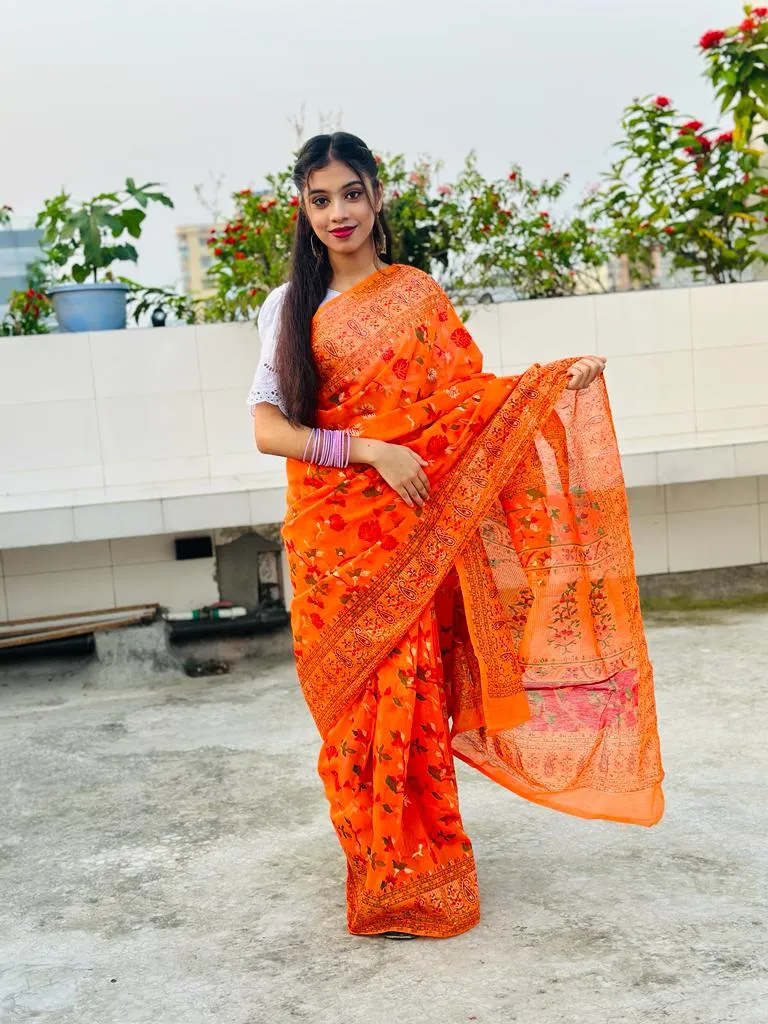 মেয়েদের স্ক্রিন প্রিন্ট হাফ সিল্ক শাড়ি, 12 হাত লম্বা