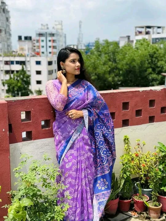 Floral Chanderi Silk Saree for Party and Photoshoot Wear