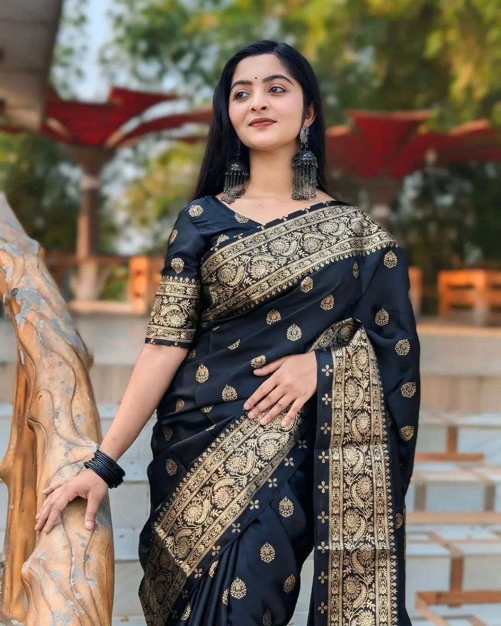 Women's Silk Saree with Skin Print and Matching Blouse Piece