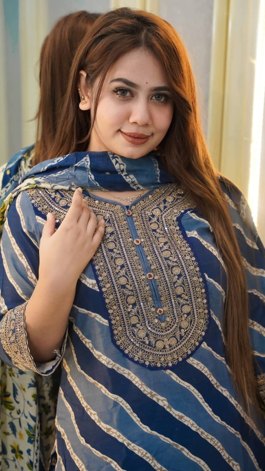 মেয়েদের প্রিন্টেড কটন থ্রি পিস, 5 হাত ওড়না, L থেকে XXL