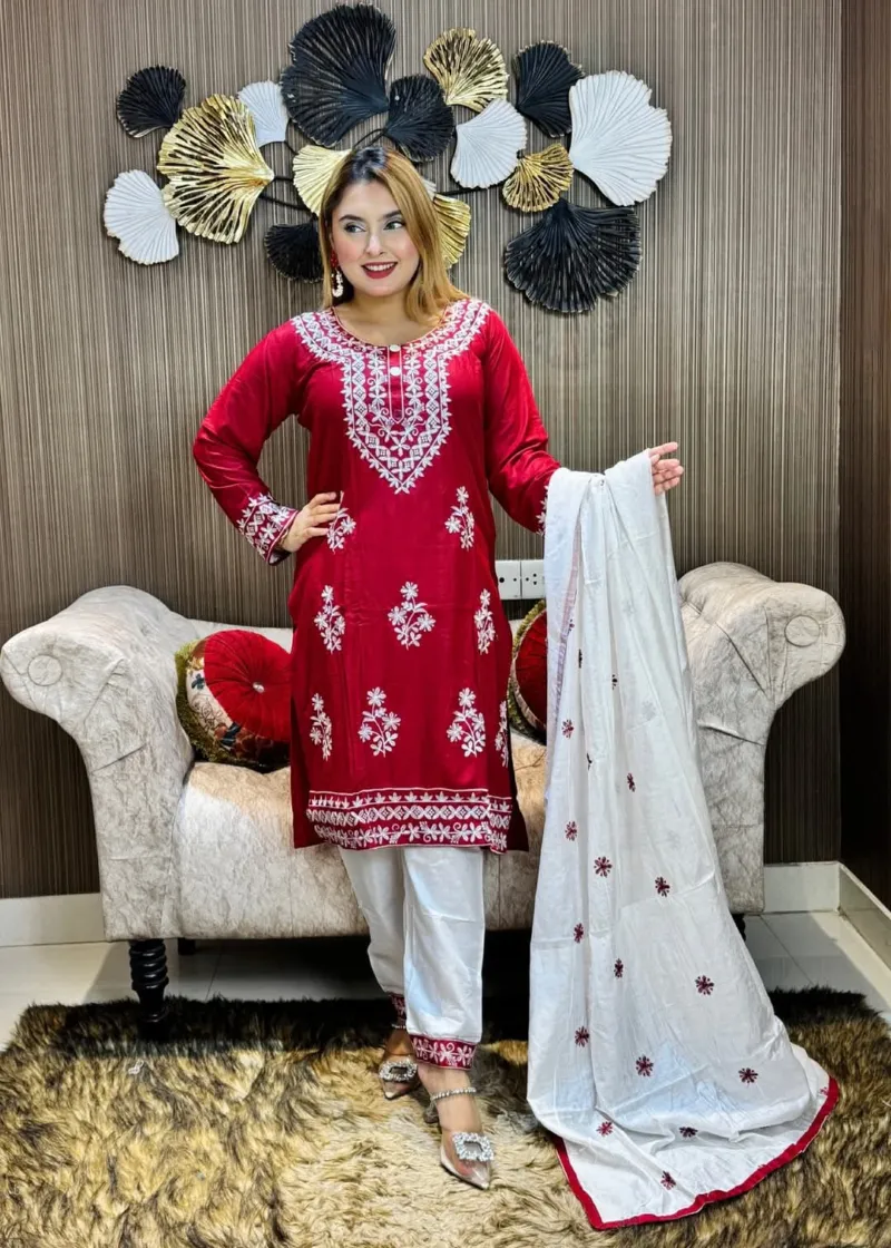 চিকনকারি নেকলেস এমব্রয়ডারি কটন থ্রি পিস, রেয়ন সিল্ক ওড়না