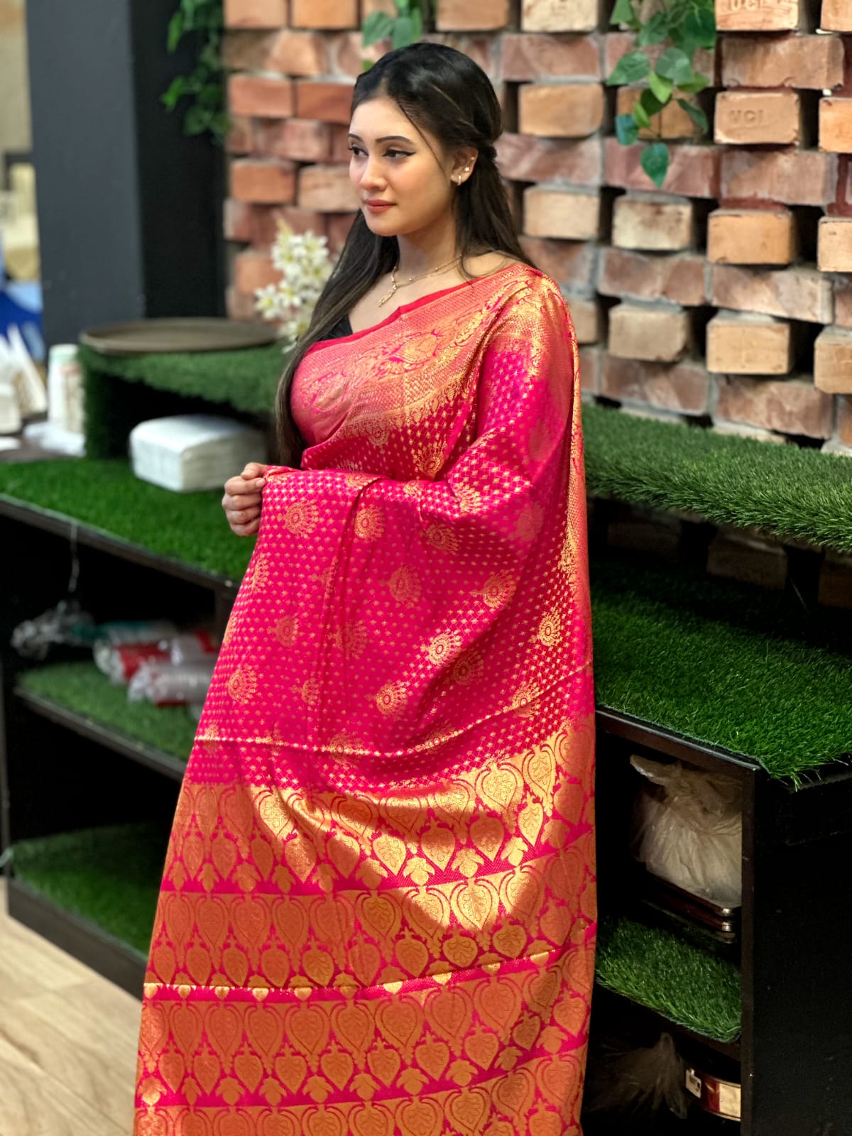 Katan Banarasi Saree, Full Body Zari Thread Work, No Blouse