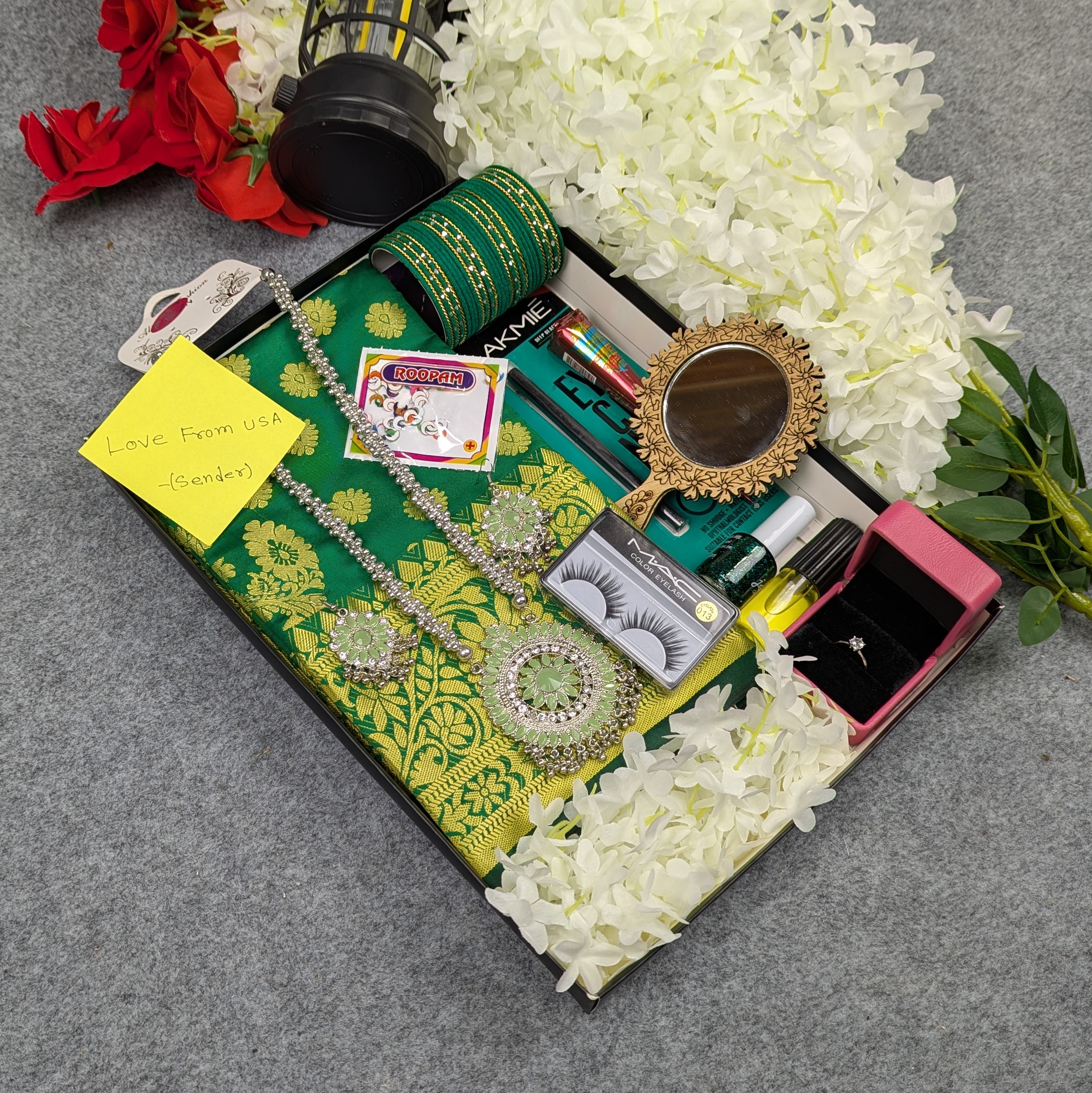 সিল্ক কাতান শাড়ি কম্বো সেট - সবুজ