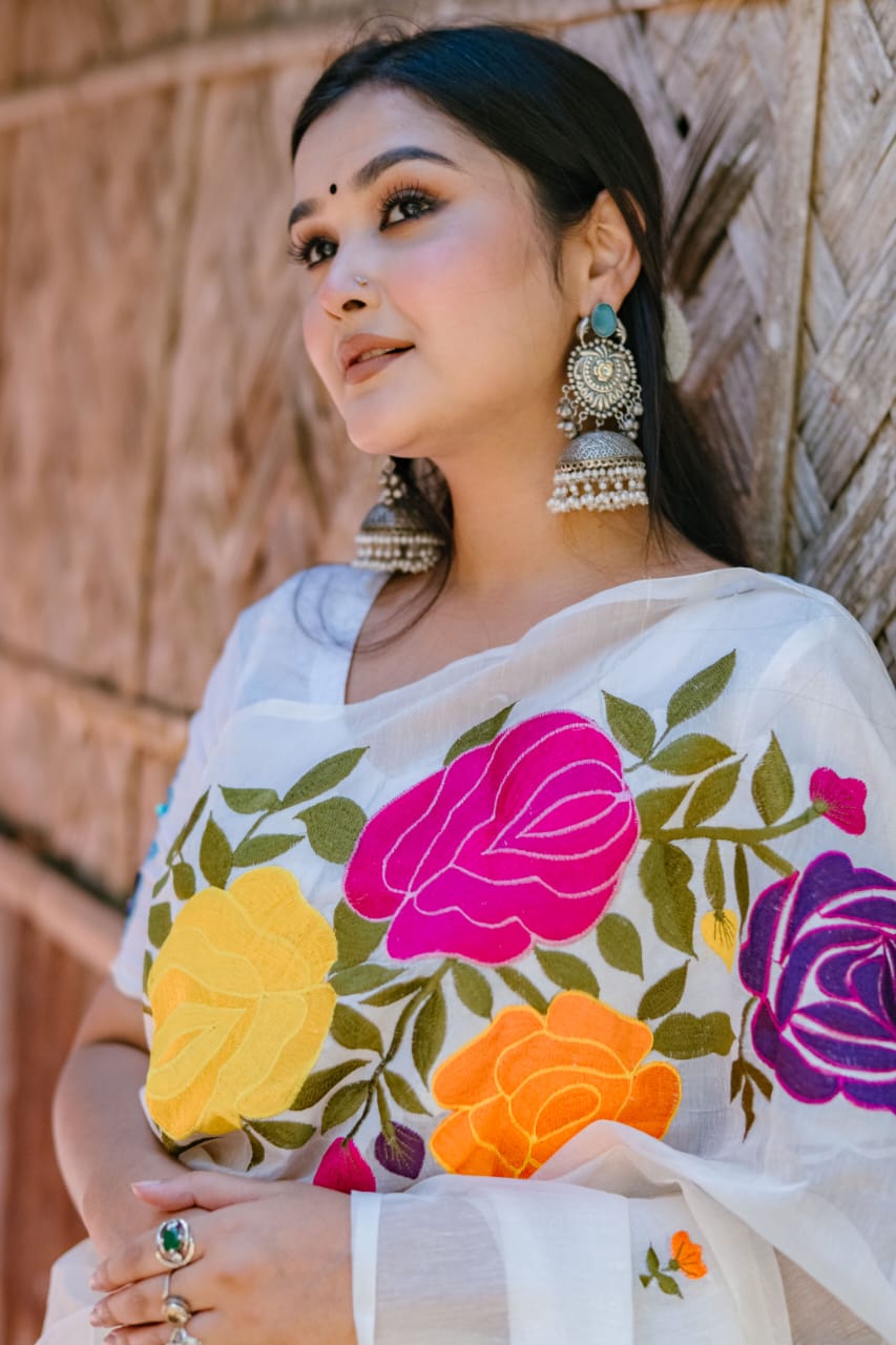 এমব্রয়ডারি কাজের মহিলাদের হাফ সিল্ক শাড়ি