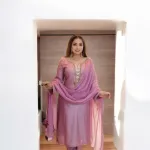 টাপেটা সিল্ক থ্রি পিস আউটফিট