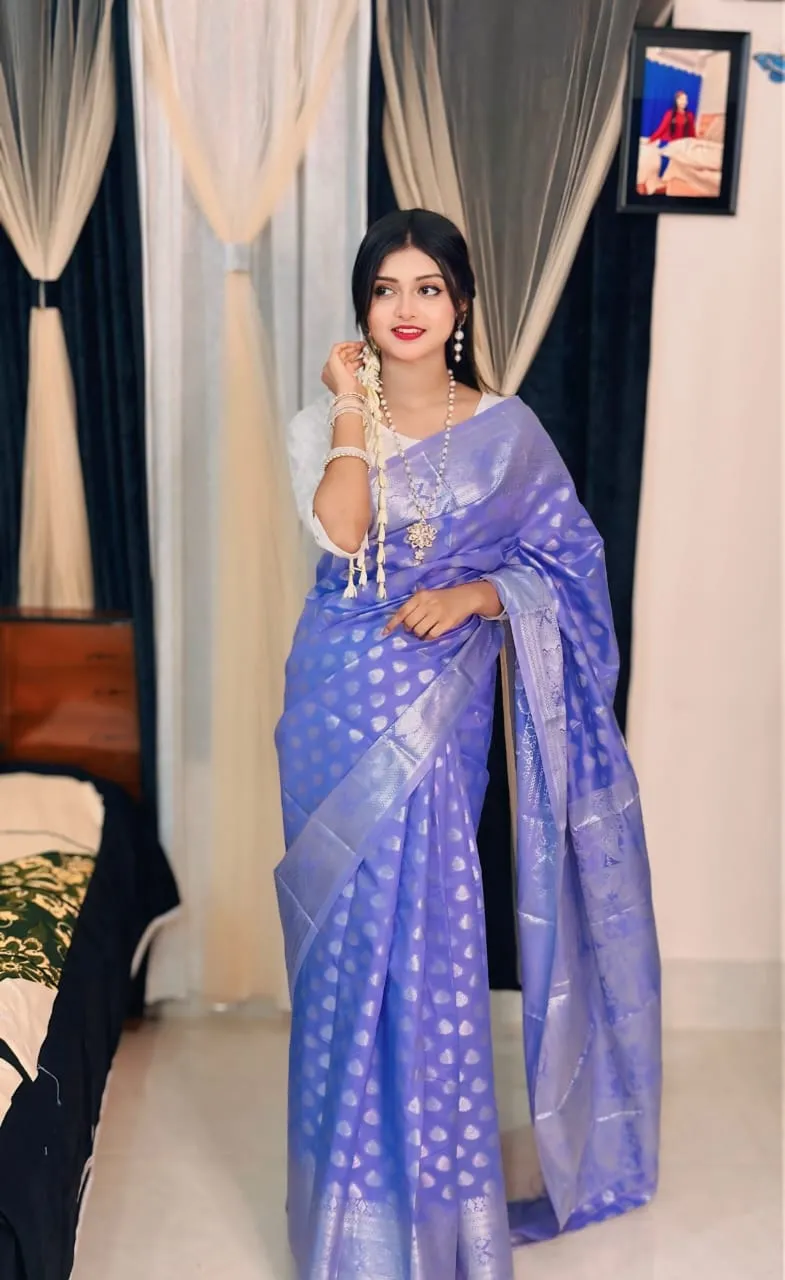 উৎসবের সফট সিল্ক কাতান শাড়ি, সূক্ষ্ম বুটি, ব্লাউজ ছাড়া