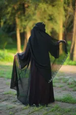 হিজাব ও বেল্টসহ Abaya E Ramisha বোরকা সেট
