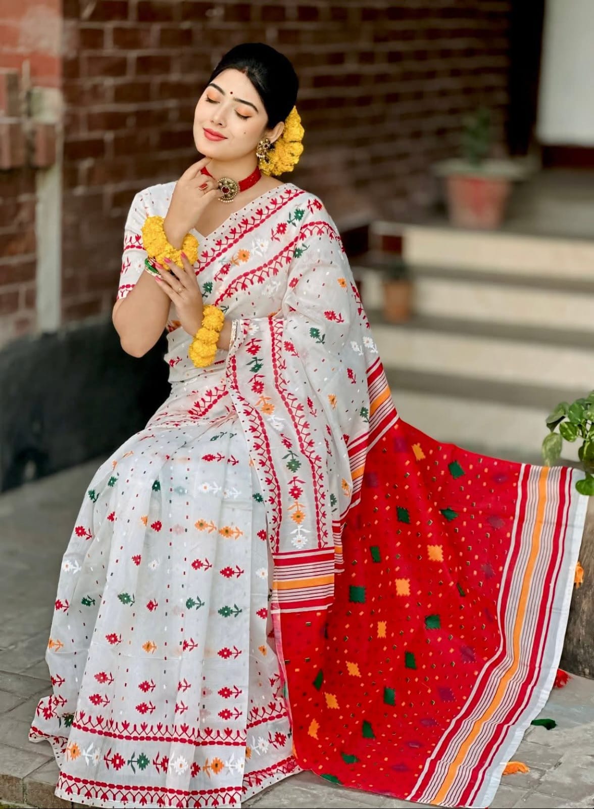 হাফ সিল্ক জামদানি ব্লক প্রিন্ট পূজা শাড়ি ব্লাউজ পিসসহ