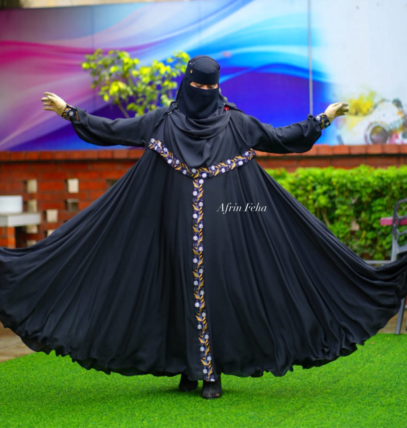 এম্ব্রয়ডারি মোরিয়ম বোরকা
