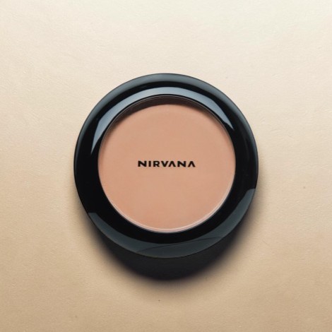 Nirvana Mattifying and Poreless Pressed Powder - Light Golden (China)