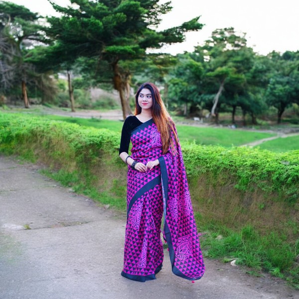মাধুরী মালা শাড়ী