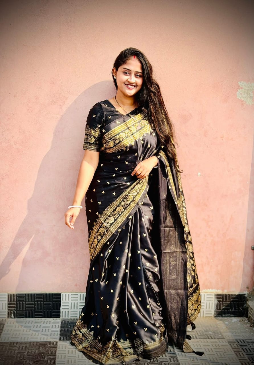 মহিলাদের স্ক্রিন প্রিন্ট সিল্ক শাড়ি, ম্যাচিং ব্লাউজসহ