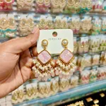 পেস্টেল পিংক পার্ল স্টেটমেন্ট কানের দুল