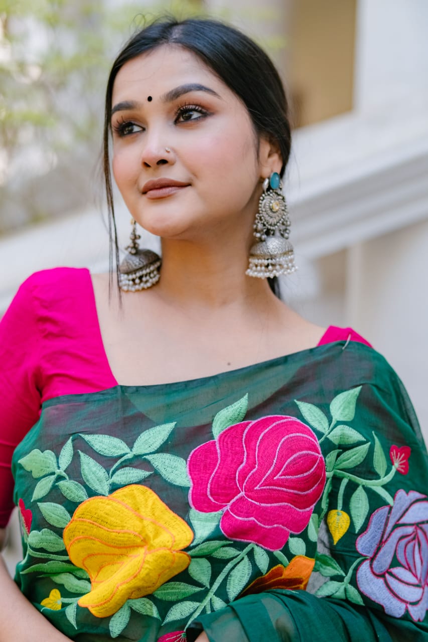 এমব্রয়ডারি কাজের মহিলাদের হাফ সিল্ক শাড়ি