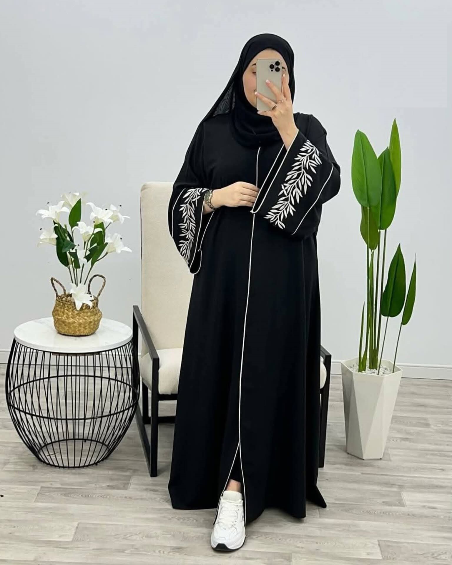 এমব্রয়ডারি গাউন বোরকা হিজাবসহ, সাইজ 50 থেকে 58