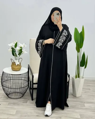 এমব্রয়ডারি গাউন বোরকা হিজাবসহ, সাইজ 50 থেকে 58