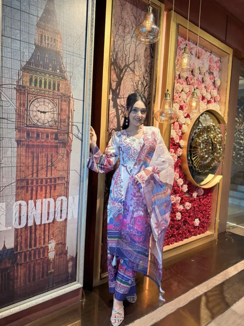 Dubai Silk ডিজিটাল প্রিন্ট থ্রি পিস, সিল্ক জর্জেট ওড়না