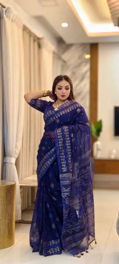 পাড়ে প্রিন্ট করা হাফ সিল্ক স্ক্রিন প্রিন্ট শাড়ি, ব্লাউজ পিসসহ