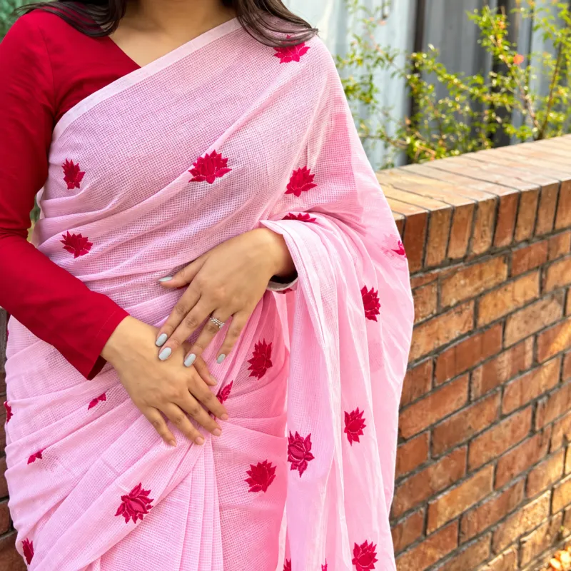 বেবি পিংক কটন এমব্রয়ডারি শাড়ি – পদ্ম নকশা