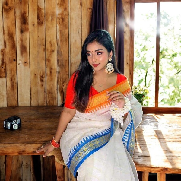 Timeless Elegance টাঙ্গাইল শাড়ি