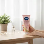 Vaseline Gluta-Hya ডিউয়ি রেডিয়েন্স সিরাম বার্স্ট বডি লোশন 290ml