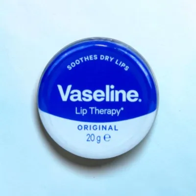 Vaseline Lip Therapy পেট্রোলিয়াম জেলি লিপ বাম 20g