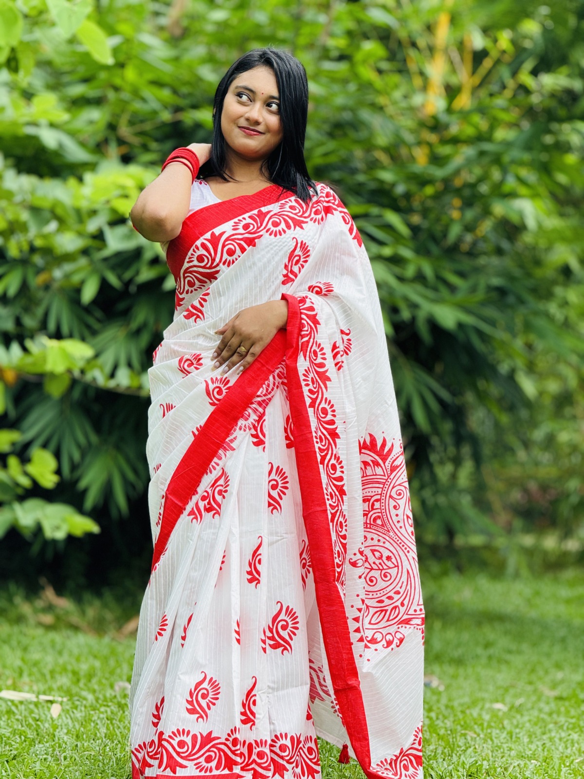 Festive Resham Silk Saree in Light Shades with Blouse Piece