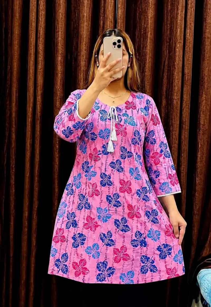 মেয়েদের TC কটন স্ক্রিন প্রিন্ট শর্ট কুর্তি, লেস হাতা