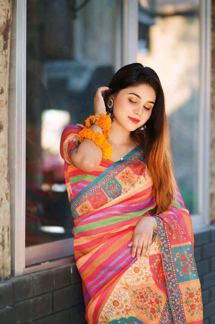 মেয়েদের ডিজিটাল প্রিন্ট শাড়ি, ব্লাউজ পিস সহ, 5 রং