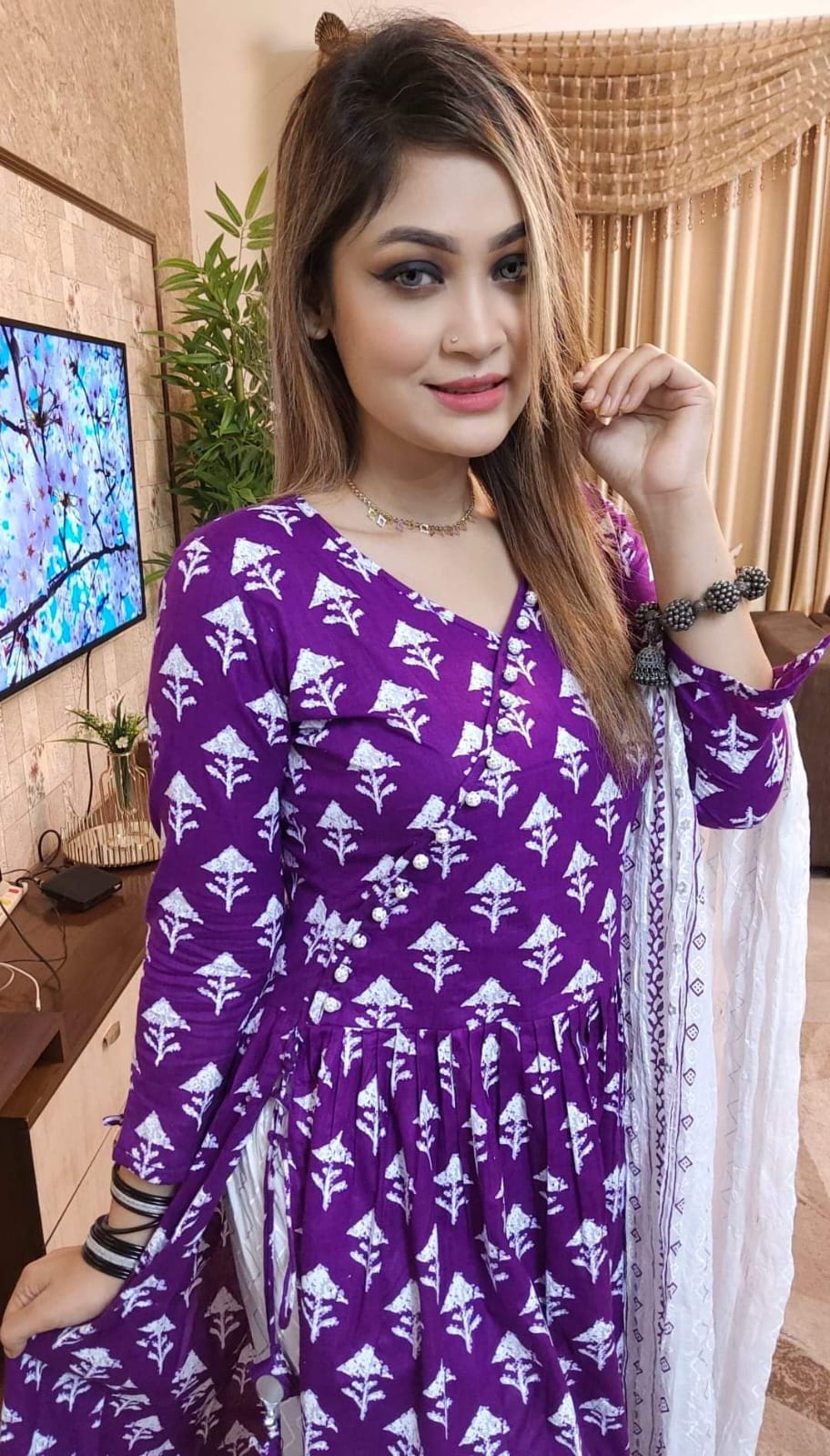 প্রিন্টেড লিনেন থ্রি পিস, বাটারফ্লাই সালোয়ার ও বিন্দু কটন ওড়না