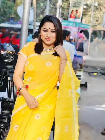 সেমি মসলিন ব্লক প্রিন্ট শাড়ি ব্লাউজ পিসসহ