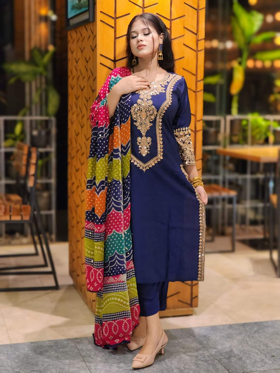 লিনেন সিকুইন এমব্রয়ডারি থ্রি পিস, বাটার সিল্ক সালোয়ার