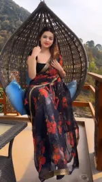 মেয়েদের চান্দুরি সিল্ক শাড়ি, ডিজিটাল প্রিন্ট ও ট্যাসেলসহ