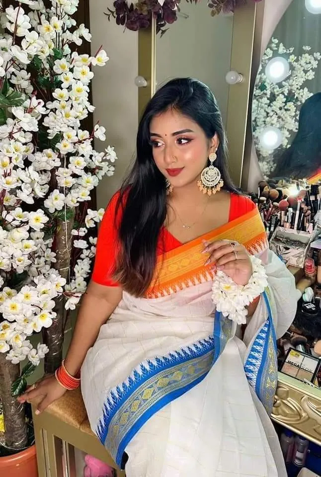 ব্লাউজ পিসসহ টাঙ্গাইল মধুরাই শাড়ি, 13 হাত
