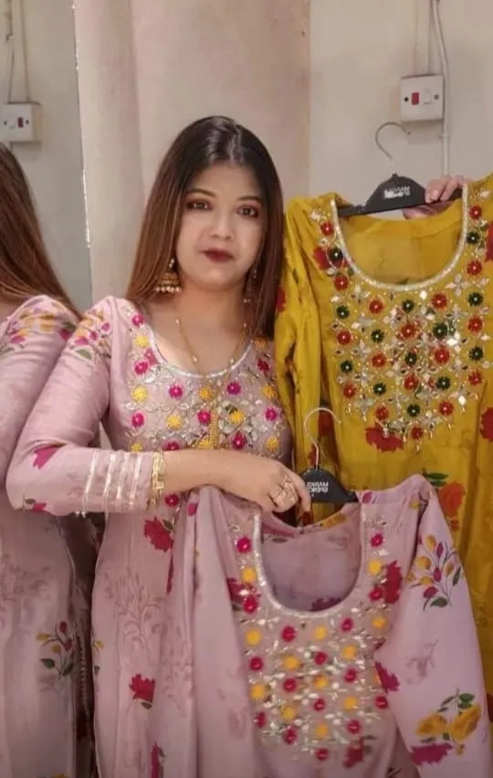 নায়রা কাট লিনেন থ্রি পিস, বডি সাইজ 40, 42 ও 44