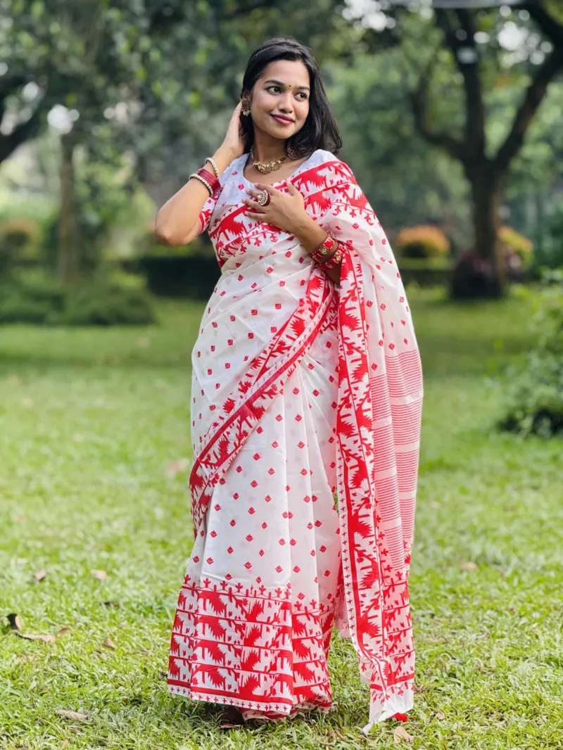 Boishakh Screen Print Saree with Tassel and Blouse Piece