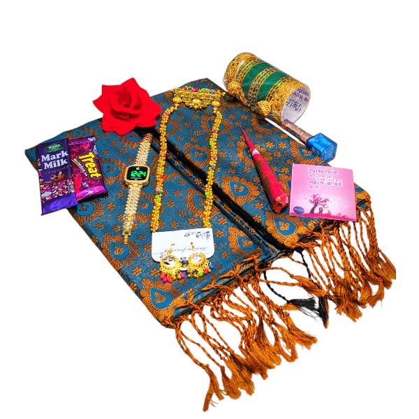 Attractive Saree Gift Combo Set