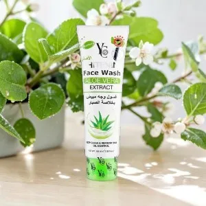 YC Whitening অ্যালোভেরা এক্সট্র্যাক্ট ফেস ওয়াশ 100ml