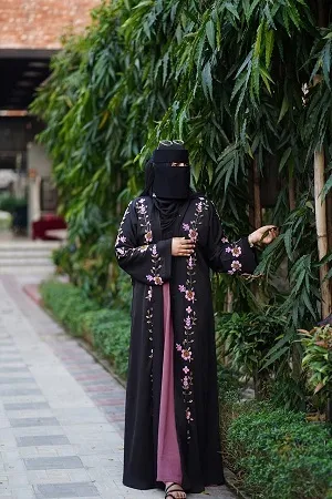 Muslima দুবাই এমব্রয়ডারি বোরকা সেট